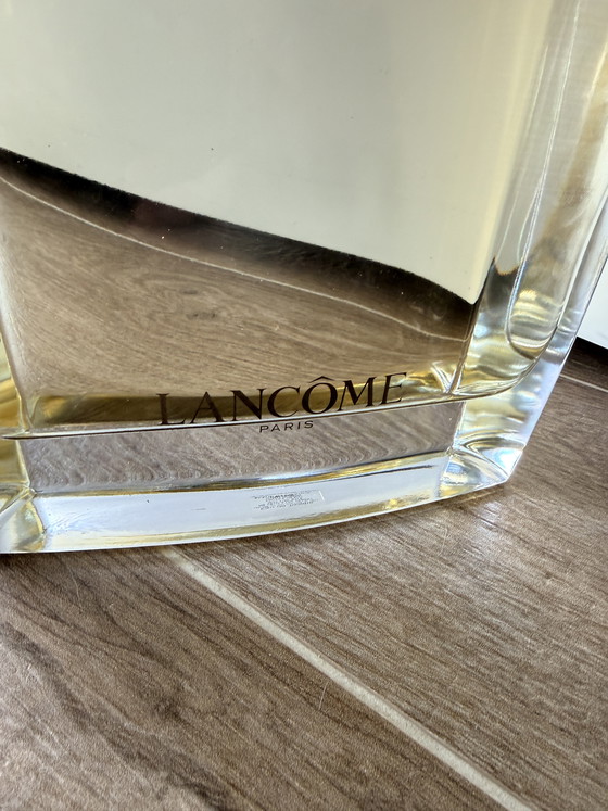 Image 1 of Grande bouteille factice Lancôme 
