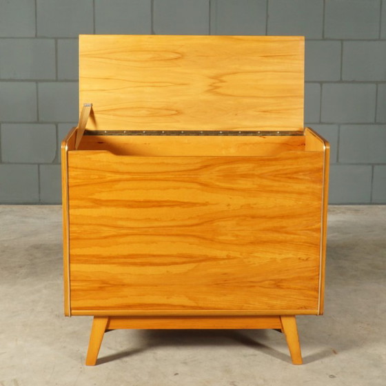 Mobiletto vintage con ante a ribalta – Bohumil Landsman – Jitona – anni '60 – Armadi contenitori, Brass, Wood (photo 5 of 16)