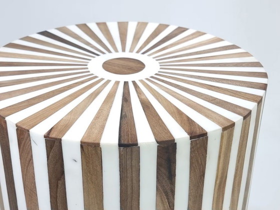 Image 1 of Tavolino in legno e resina fatto a mano – Handgemaakte Hout & Resin Bijzettafel