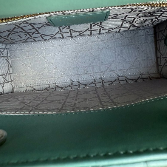 Image 1 of DIOR LADY SMALL FLAP - CANNAGE LAMSLEER GROEN MET GOUDEN BESLAG EN BEDELTJES