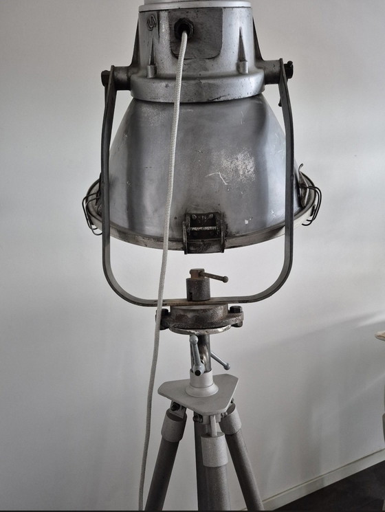 Image 1 of Industriële lamp op statief 