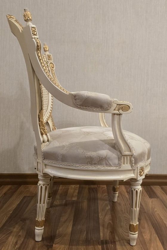 Image 1 of Salonsuite in verguld hout in Lodewijk XVI-stijl: bank, 4 fauteuils en 3 onyxtafels