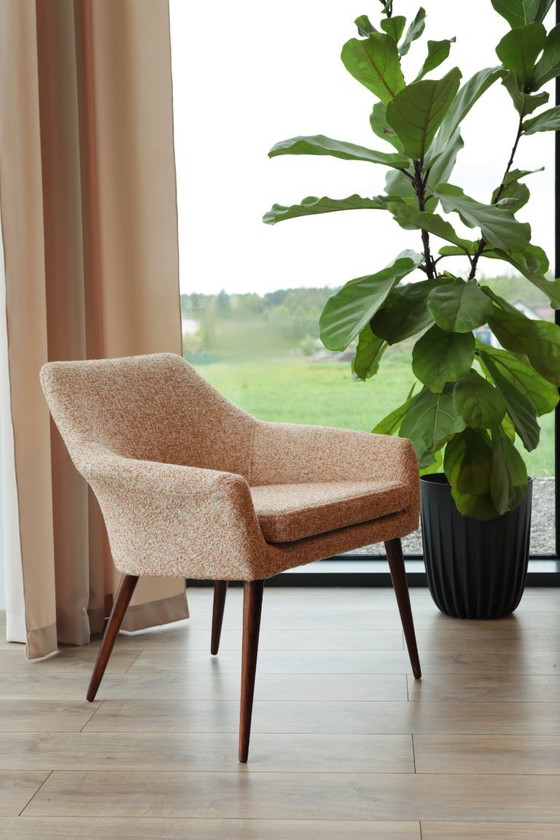 Image 1 of Set van 2 Clubfauteuils Vintage Paire Lounge Chairs Tijdloze Boucle Wit & Oranje Stoffering