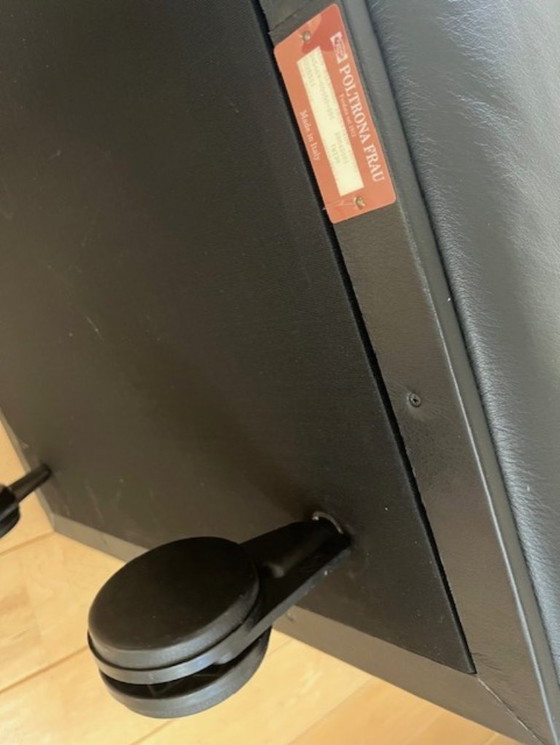 Image 1 of Poltrona frau