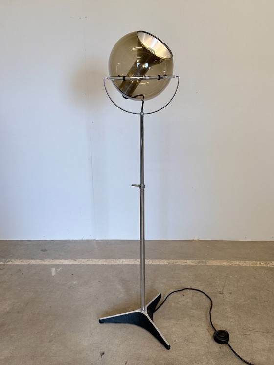 Raak Globe D2000 – Frank Ligtelijn – 1960s - RESTORED – Floor lights, Glass, Metal (photo 3 of 9)