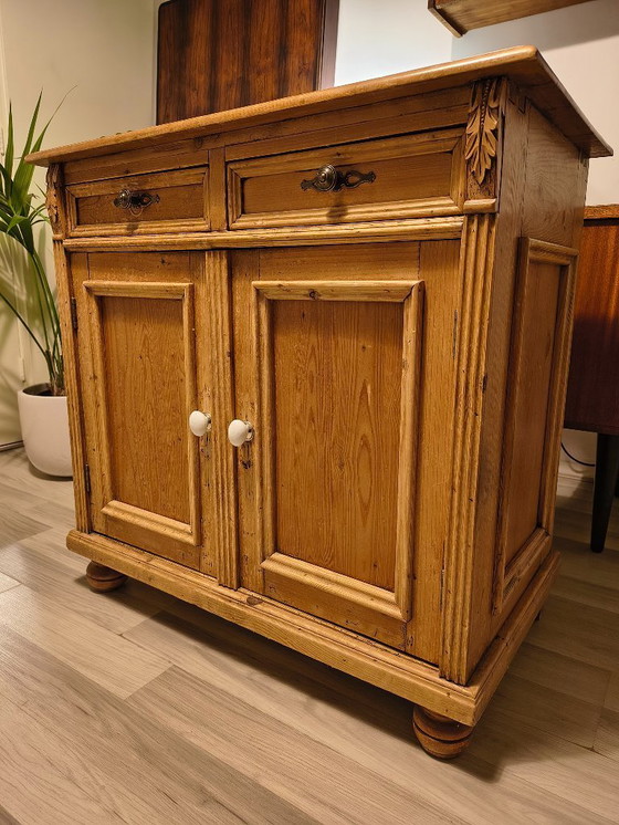 Image 1 of Antike Kommode aus Kiefernholz