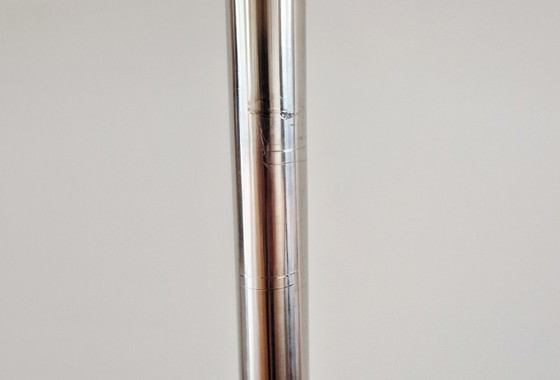 Image 1 of Table d'appoint réglable en hauteur