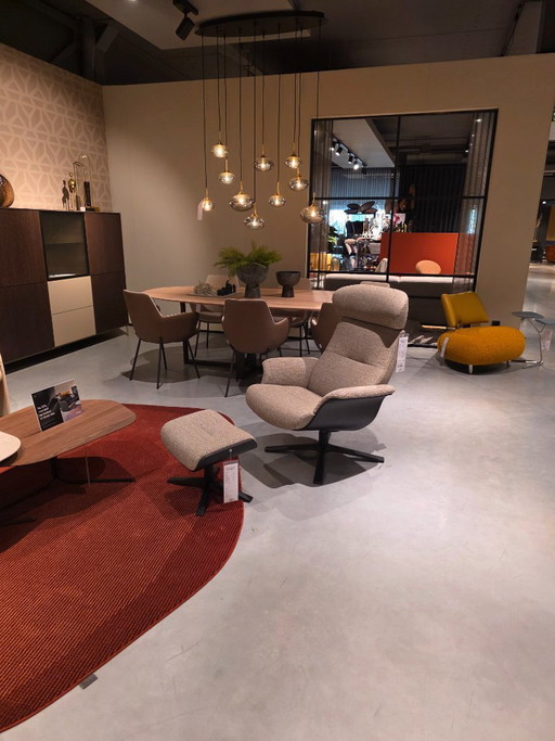 Fauteuil pivotant Time-Out avec repose-pieds de Conform