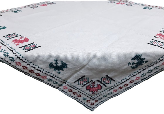 Image 1 of Tovaglia vintage ricamata a mano 73 x 71 cm