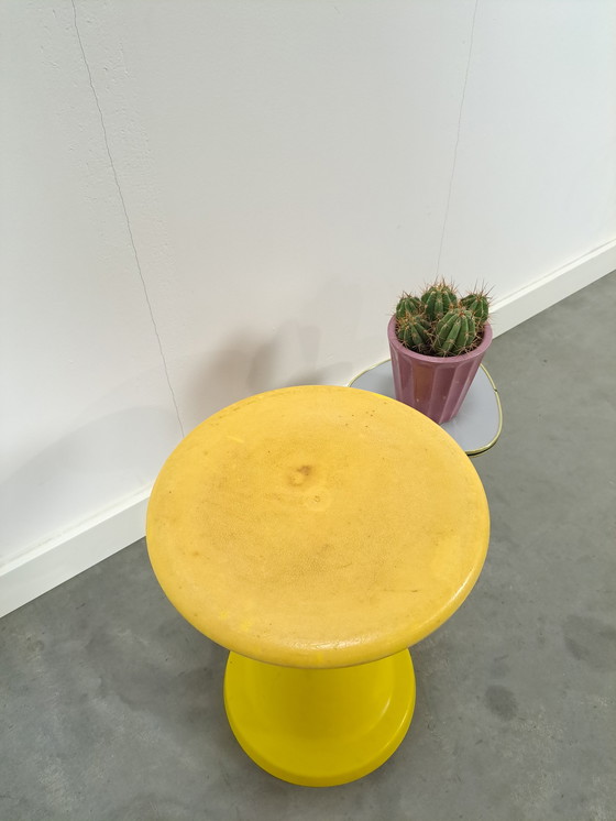 Image 1 of Tabouret en plastique de Suède Pat Pend Vintage