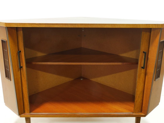 Image 1 of Vintage hoekkast / tv-meubel, walnootfineer, jaren 60, Mid Century, Duitsland