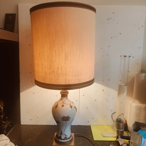 Lampada in porcellana Giulia Mangani, decorazione chinoiserie con fiori, circa anni '50, italiana