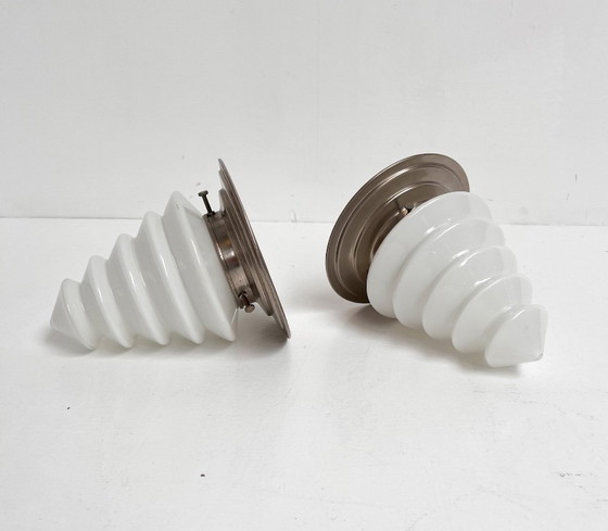 Image 1 of Set di 2 lampade da soffitto triangolari GISO, anni '60