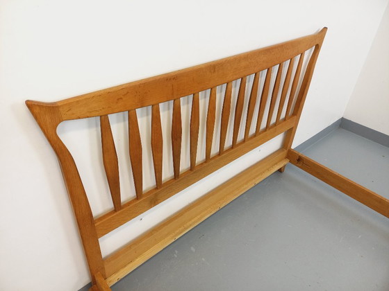 Image 1 of Vintage French double bed by Guillerme et Chambron in solid oak from the 1960s