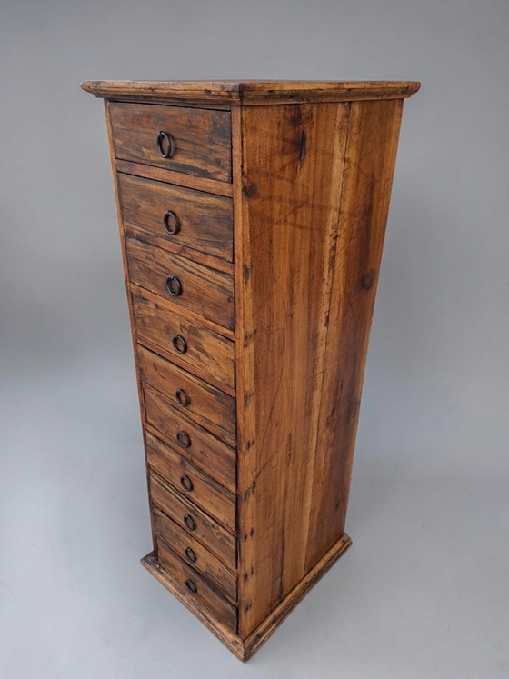 Antike Kommode, Apothekerschrank, Aktenschrank, charakteristische Altersspuren, 40x47x126cm – Kommoden, Metal (photo 3 of 5)