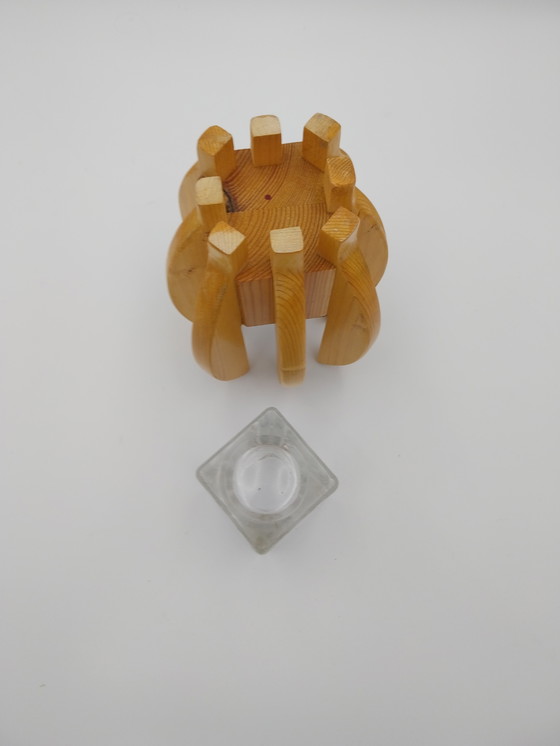 Image 1 of 1 x Zweedse grenen kandelaar met glazen inzet. 1970's 