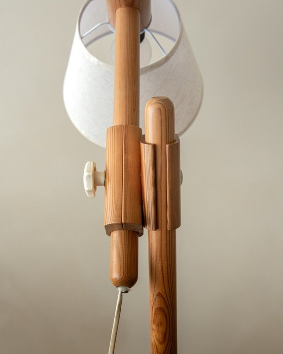 Vintage Deense grenenhouten verstelbare vloerlamp van +LYS Denemarken, jaren 60, Scandinavische moderne (photo 10 of 16)