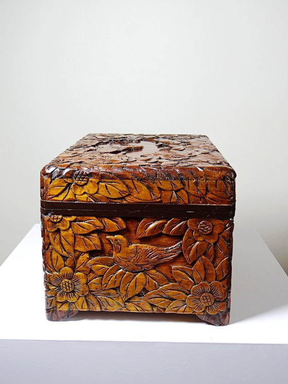 Image 1 of Vintage Aziatische handgesneden houten doos uit de jaren 70-80.