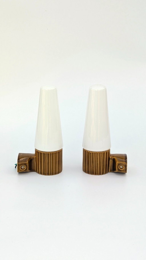 Een paar gele IFÖ 6020 wandlampen van Hans-Agne Jakobsson, Zweden, jaren 60.