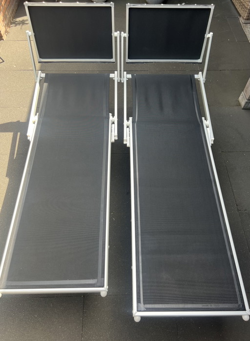 2x Mooie Italiaanse Ligbedden met Zonneklep (Smeca)