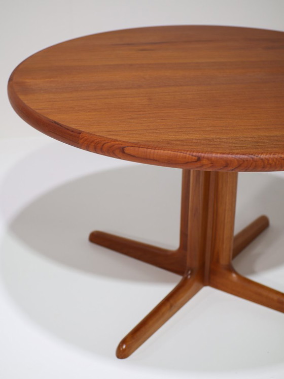 Image 1 of Mesa de comedor redonda Skovby de teca danesa