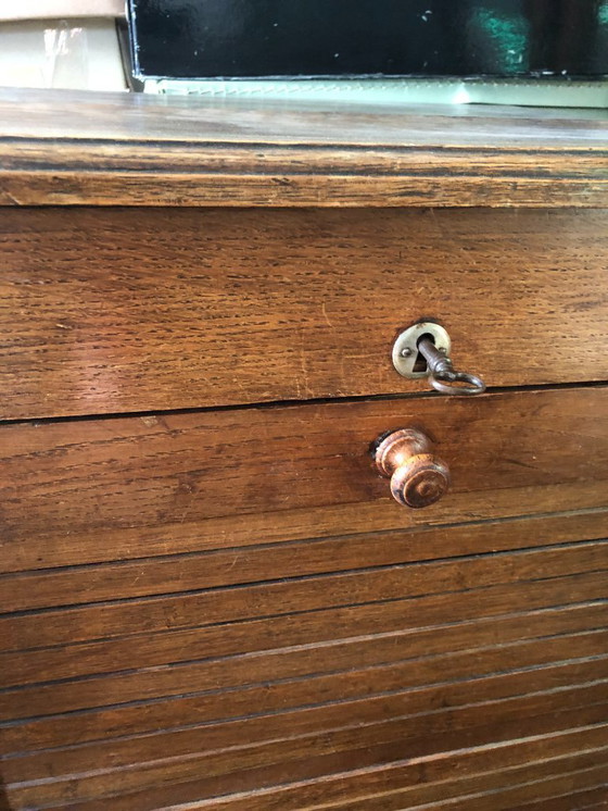 Image 1 of armario antiguo con puerta enrollable