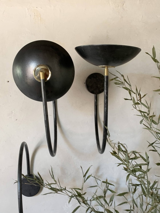 Een paar vintage zwarte wandlampen – Metal (photo 4 of 11)
