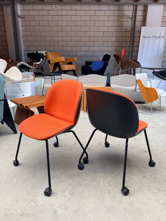 Image 1 of Chaise Gubi Beetle à roulettes (stock : 5)