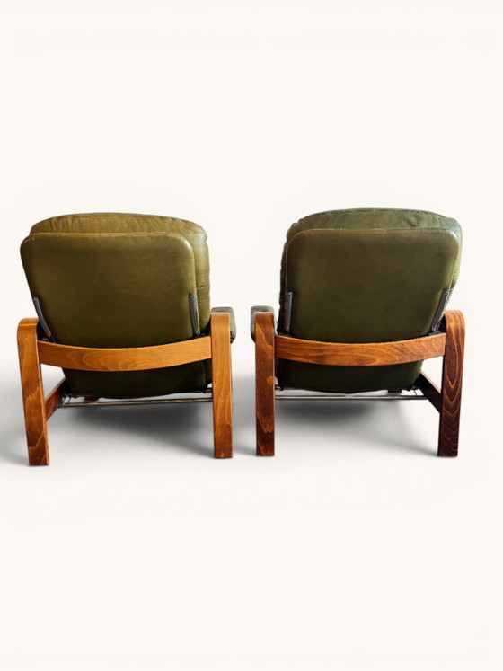 Juego de 2 sillones verde oliva – Göte Möbler, Suecia, años 70 – Sillas y sillones, Wood, Leather (photo 4 of 10)