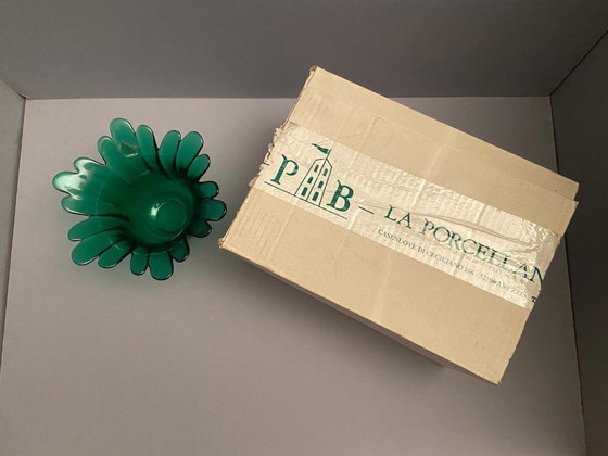 Image 1 of La Porcelana Bianca Vase aus grünem Glas.