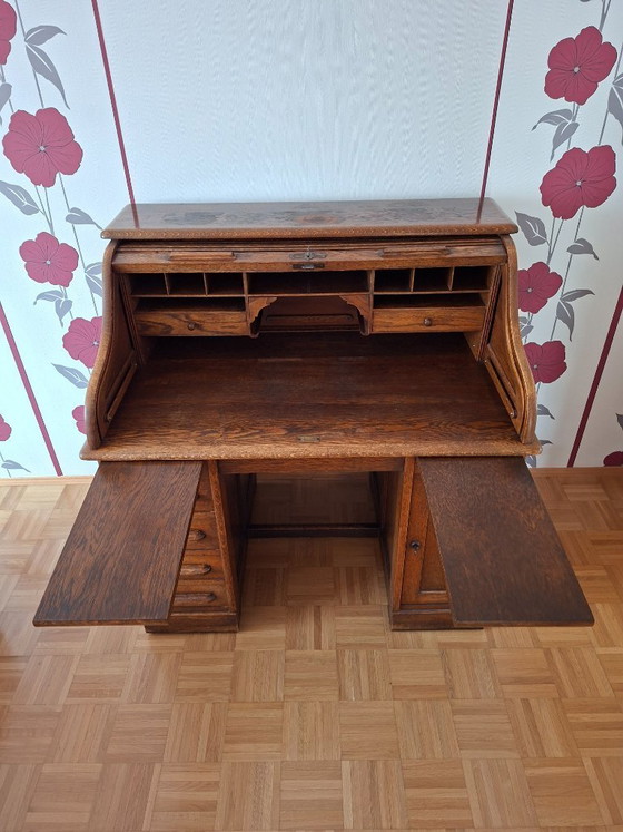Image 1 of Scrivania antica in rovere con piano a rullo – completamente funzionale con chiave