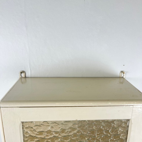 Image 1 of Antieke crèmekleurige medicijnkast, 20e eeuw