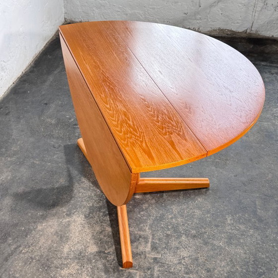 Image 1 of Drop Leaf Round Dining Table, 1960s
