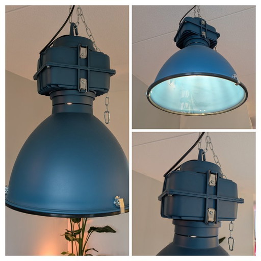 Industriële hanglamp blauw