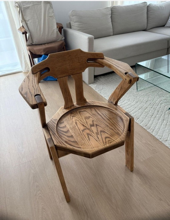 Image 1 of Brutalistische houten tafel met of zonder stoelen