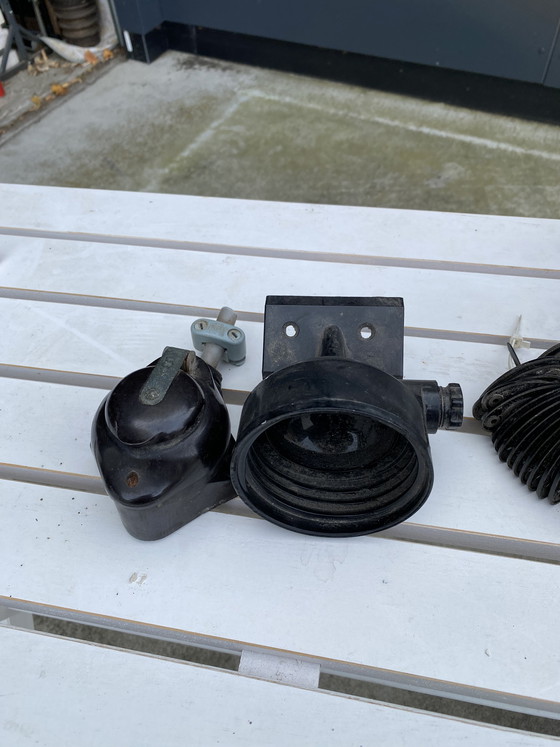 Image 1 of Lot de vieux interrupteurs en bakélite