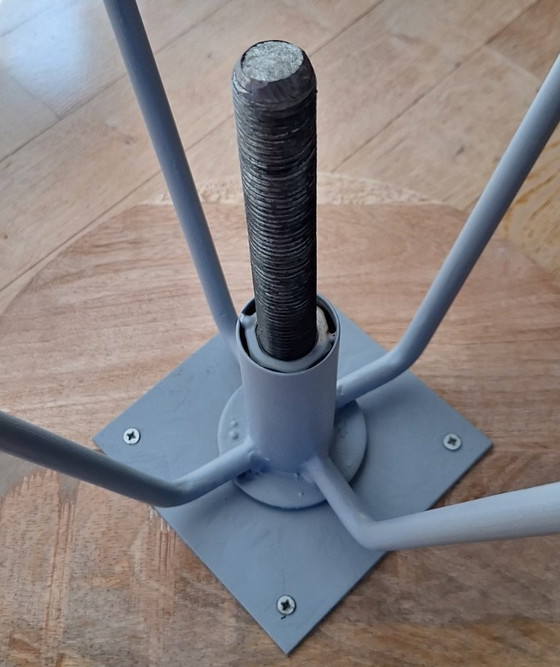 Image 1 of Kruk in hoogte verstelbaar, industrieel design