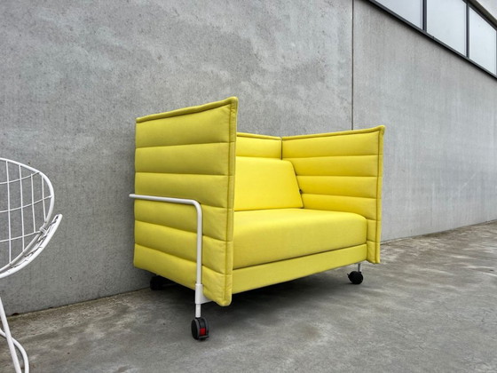 Image 1 of Poltrona acustica Vitra Alcove