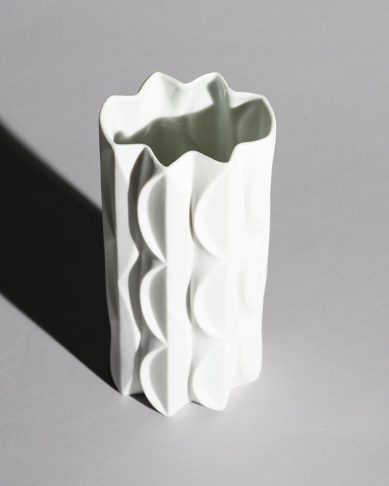 Image 1 of Retro Scherzer Werner Uhl Design Biskuitporzellan Flaschenvase Op-Art Relief TRIO