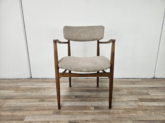 Image 1 of Zweedse fauteuil van hout en stof