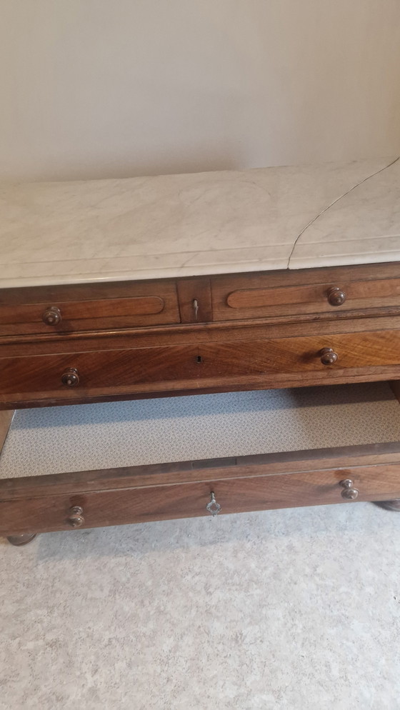 Image 1 of Cassettiera antica in legno