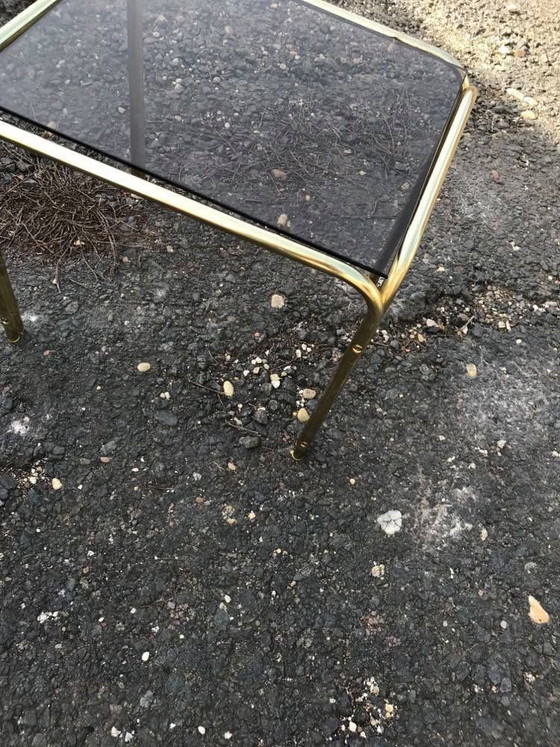 Table basse vintage en laiton, années 1970 – Livres d'art, Verre (photo 3 of 7)