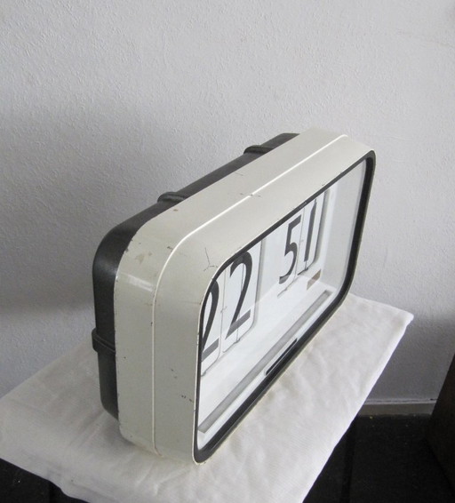 Cifra stationsklok klok Gino Valle  Solari Udine