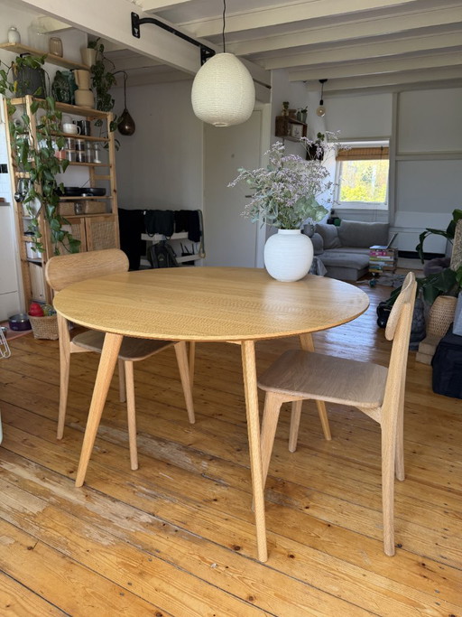 Round oak table with solid oak chairs