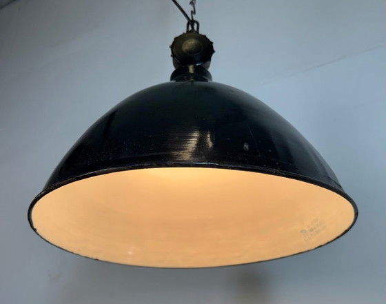Image 1 of Ostdeutsche Fabriklampe aus schwarzer Emaille von LBD Veb Leuchtenbau Dresden, 1950er