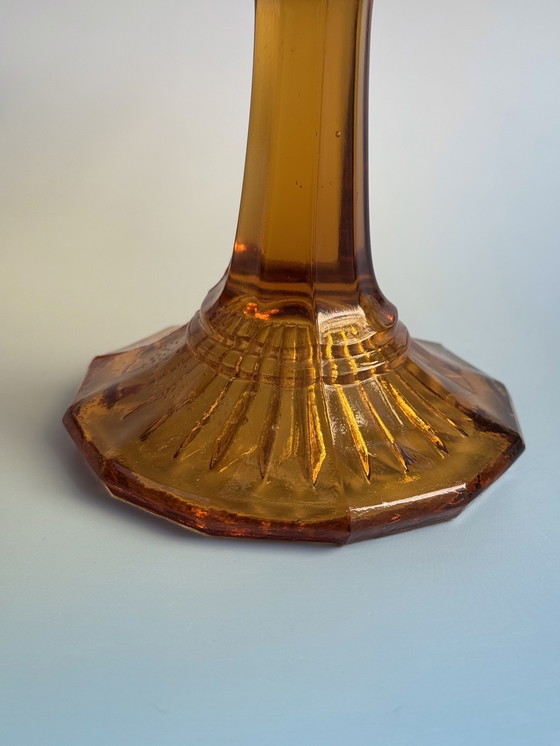 Image 1 of Porte-gâteau - Lady - Ankerglas Bernsdorf- Période Art Déco (années 1930)- Verre ambré