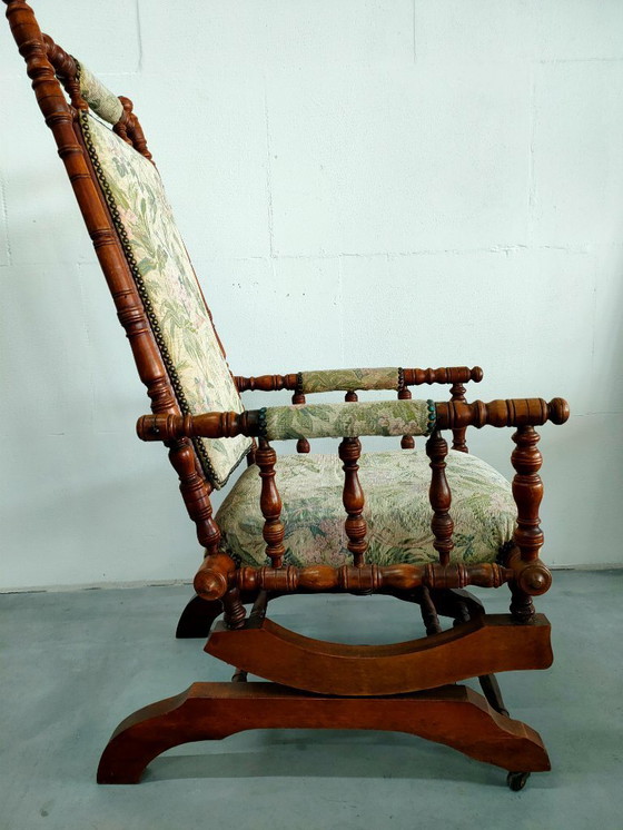 Image 1 of Sedia a dondolo antica vintage con meccanismo a bobina