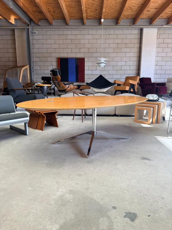 Scrivania ovale Florence Knoll, Florence Knoll – Tavoli da pranzo, Legno, Cromo (photo 15 of 17)