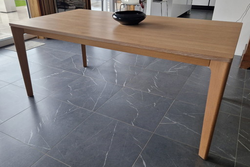 Rolf Benz 8960-215 dining table