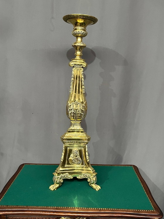 Grand chandelier de sol en bronze massif. – Bougeoirs et chandeliers (photo 7 of 8)